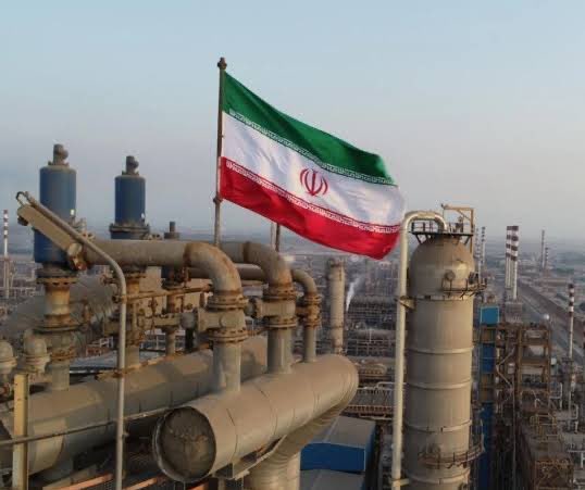 israel-threatens-to-strike-iranian-oil-and-gas-refineries
