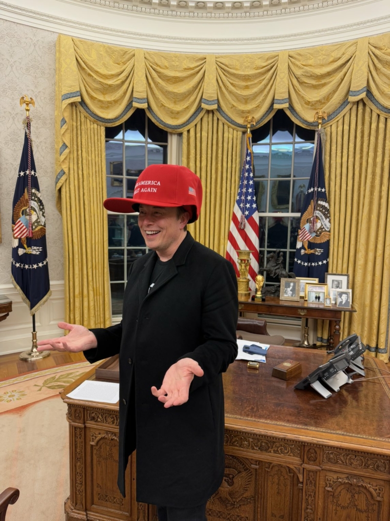 Enormous Trump Hat