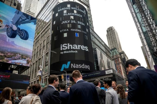 BlackRock’s Bitcoin Fund Became ‘Greatest Launch in ETF History’ IBIT has grown to more than $50 billion in assets in 11 months US ETFs played a key role in Bitcoin’s rally over $100,000 An iShares billboard outside the Nasdaq MarketSite in New York in July. Photographer: Victor J. Blue/Bloomberg BlackRock Inc.’s iShares unit offers more than 1,400 exchange-traded funds around the world, yet none of them have performed quite like this. The iShares Bitcoin Trust (ticker IBIT) smashed industry records in its launch year of 2024. In just 11 months, it grew to a behemoth with more than $50 billion in assets. Simply put, no ETF has ever had a better debut.