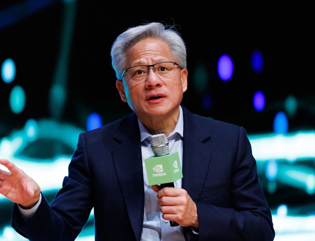 lutnick-says-nvidias-nvda-h200-chips-deal-was-between-president-trump-and-ceo