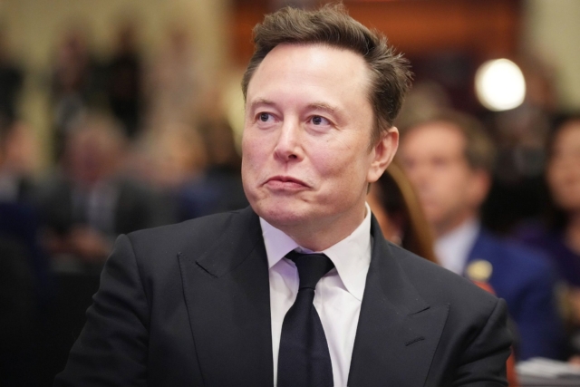 Elon Musk offers to to pay all salaries of TSA agents as senate fails to advance DHS funding.