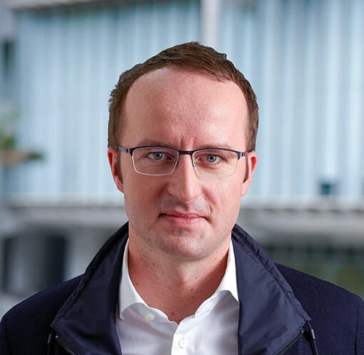 Crypto(.)com CEO Kris Marszalek confirms a security breach on Cronos lending protocol Tectonic, with Crypto(.)com assisting the investigation. The Cronos Network has since been halted as a precaution.