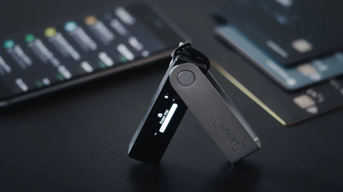 ledger-to-phase-out-nano-s-model-urges-users-to-upgrade-per-a-recent-developer-update-from-ledger-the-hardware-wallet-maker-is-gradually-retiring-support-for-the-ledger-nano-s-the-company-advises-u
