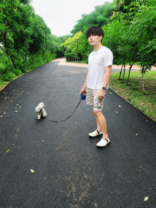 ปริสคาล คาลเคน I thought I was taking the cat for a walk… turns out, the cat was taking me