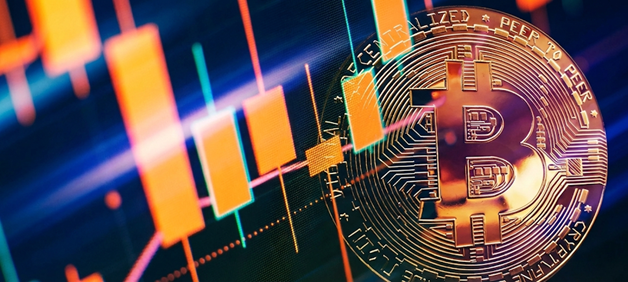 Long-term Bitcoin holders are suppressing spot prices by selling covered call options, forcing market makers to hedge by selling spot BTC, according to market analyst Jeff Park