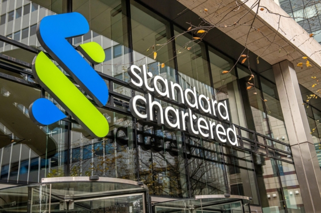 US regional banks could lose $500 billion in deposits to stablecoins by 2028, with net interest margin income facing the greatest pressure, according to global bank Standard Chartered.