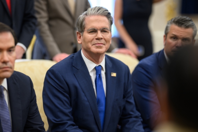 us-treasury-secretary-scott-bessent-says-that-passing-the-clarity-act-would-give-great-comfort-to-the-market-amid-bitcoins-price-downturn-2