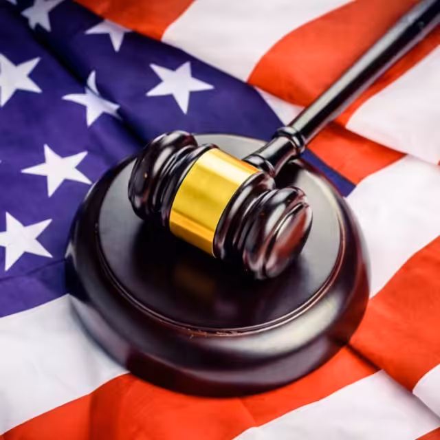 Michael Saylor proposed a digital asset bill of rights covering custody, tokenized securities, and privacy, criticizing the CLARITY Act's restrictions.