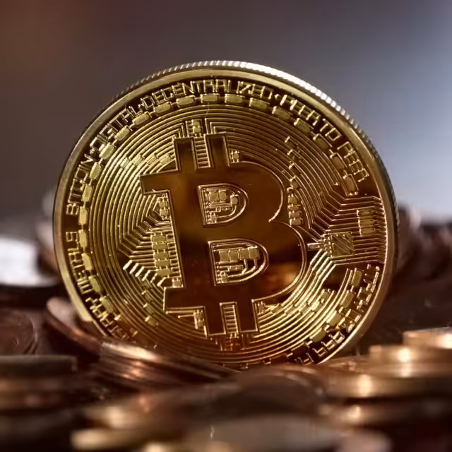 US became a net Bitcoin importer for the first time since 2022 in the year ending June 2026, according to Chainalysis, with transfers above $10M driving the shift.