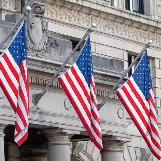US became a net Bitcoin importer for the first time since 2022 in the year ending June 2026, according to Chainalysis, with transfers above $10M driving the shift.