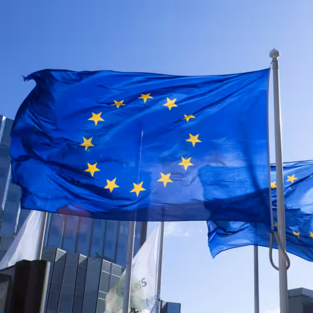 Kraken parent Payward agreed to acquire Saldo Bank, a Lithuania-licensed digital bank with passporting across five European markets, to extend its banking infrastructure into the EU.