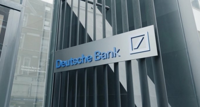 $1.5 trillion Deutsche Bank warns the US Dollar is at risk of losing its dominance.