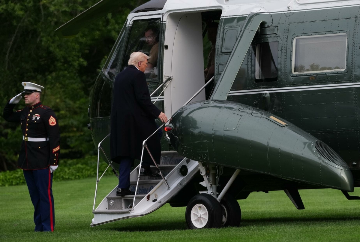 trump-used-presidential-seal-at-meme-coin-dinner-a-potential-violation-of-federal-law
