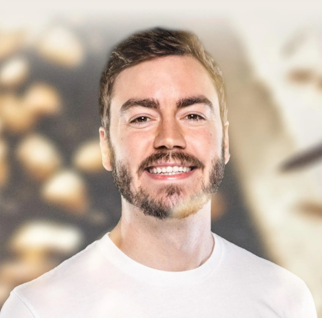 this-entrepreneur-made-a-small-fortune-playing-poker-then-he-gambled-it-on-oatmeal-brian-tate-cashed-in-his-winnings-to-fund-the-food-that-fueled-his-card-playing-career-now-oats-overnight-is-raking-2