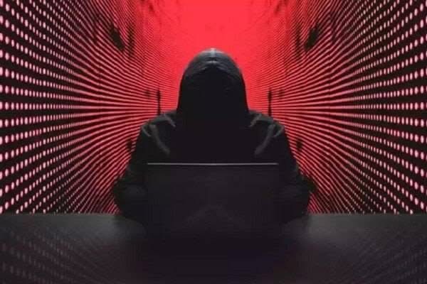 اسرائیل در شوک؛ هکرها هویت عناصر مخفی را فاش کردند یک گروه هکری در جدیدترین ضربه اطلاعاتی خود به رژیم صهیونیستی برای دریافت اطلاعات درباره عناصر امنیتی این رژیم جایزه تعیین کرد. به گزارش خبرگزاری مهر به نقل از معا، گروه هکری با نام حنظله به تازگی اطلاعات شخصی کارمندان بخش‌های امنیتی رژیم صهیونیستی را منتشر و برای دریافت هرگونه اطلاعاتی از آنها که باعث بازداشتشان شود پاداش‌های مالی تعیین کرده است. در تصاویر منتشر شده از سوی این گروه هکری، عکس‌ها، اسامی، پست، شماره‌های موبایل و ایمیل‌های این عناصر صهیونیست دیده می‌شود. در این تصاویر عبارت «تحت پیگرد؛ ۱۰ هزار دلار جایزه» نوشته شده است. این گروه هکری پیشتر نیز بارها تصاویر نظامیان و عناصر جاسوسی رژیم صهیونیستی را منتشر کرده بود. پیشتر نیز یک سایت ضد صهیونیستی برای شناسایی و ترور عناصر صهیونیست ده‌ها هزار دلار پاداش تعیین کرده بود.