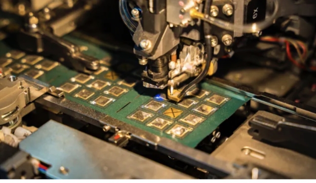 Chinese chip designer Montage Technology soars over 50% in Hong Kong debut