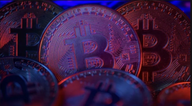 bitcoin-is-weathering-its-ugliest-week-in-months-as-narrative-fades-and-liquidity-rotates