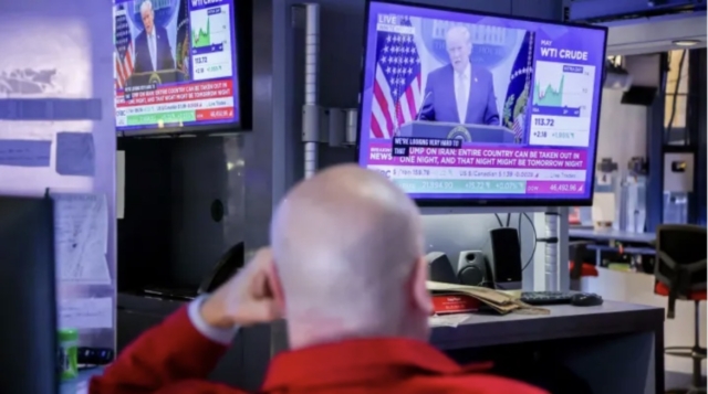 SpaceX rally continues, Dow's new record, Fox buys Roku and more in Morning Squawk